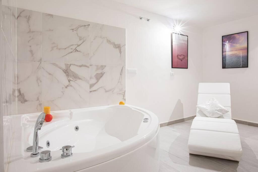 Unforgettable Split Level Jacuzzi Suite Navona - Top Collection Róma Kültér fotó
